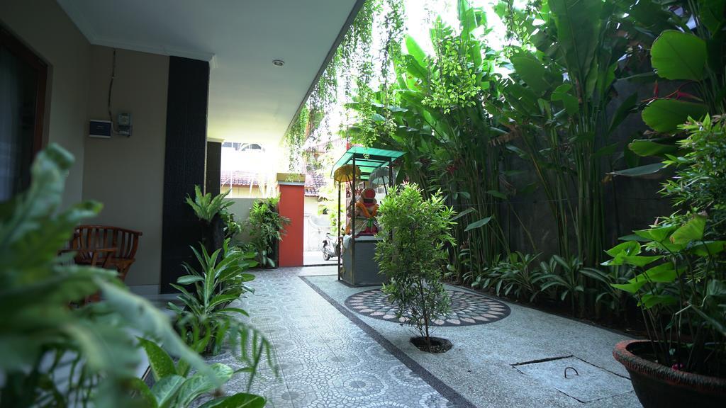 Готель Rena Segara House Kuta Кута Екстер'єр фото